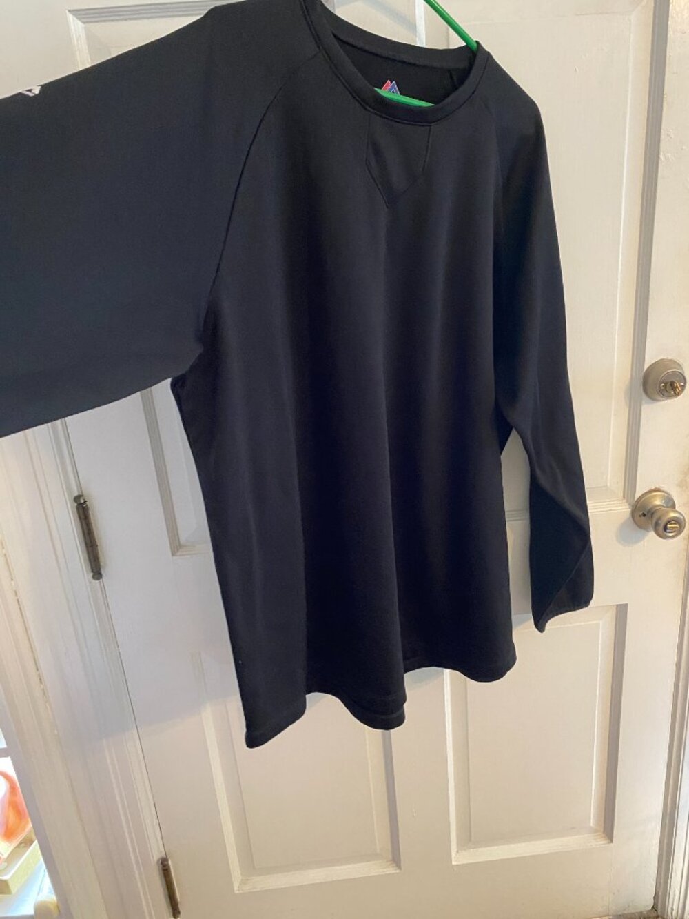 Men's Majestic Brand pullover shirt